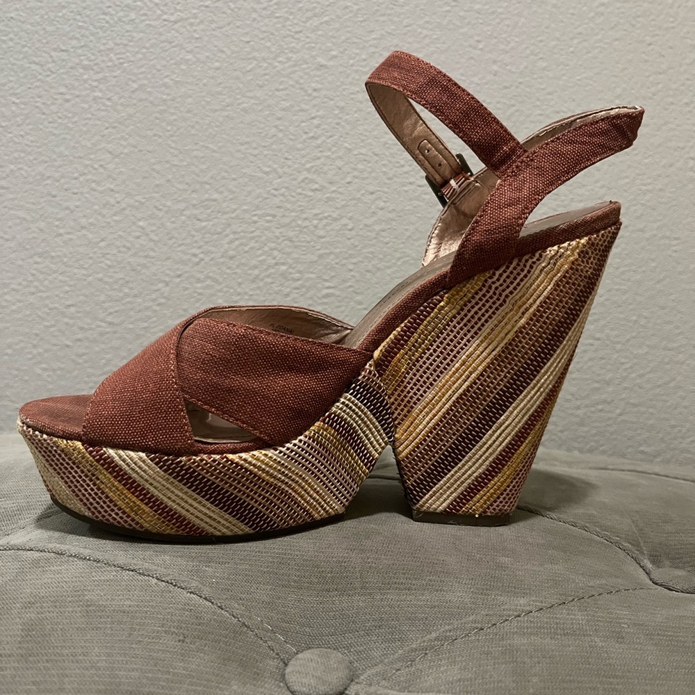 BCBG shoes